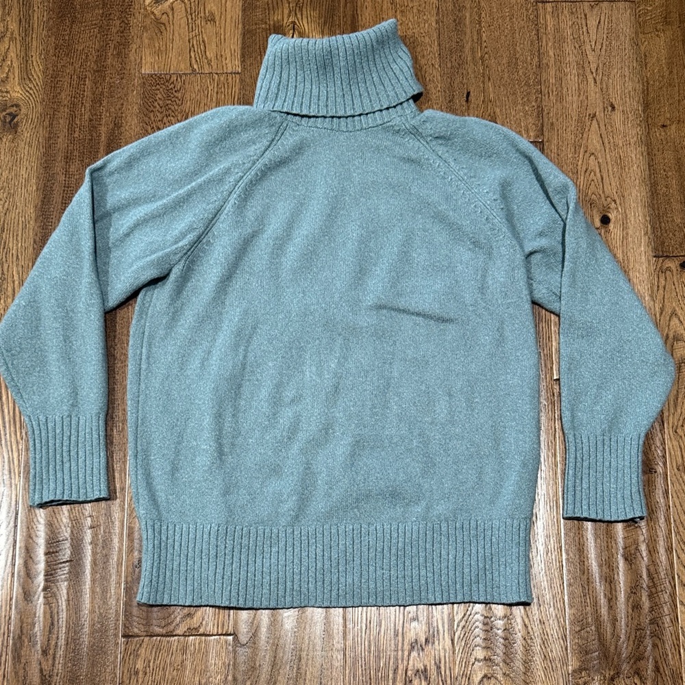 Old Navy SoSoft Turtleneck Sweater Sz M